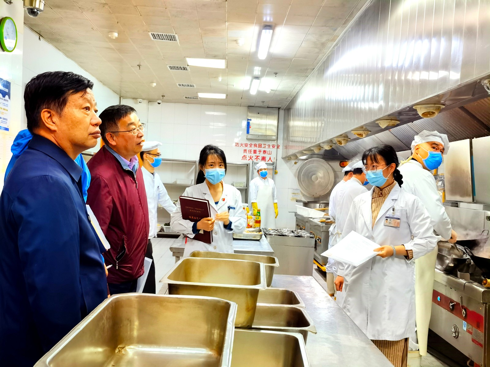 李青副院校长一行到护理学院检查消防和安全生产工作1.jpg